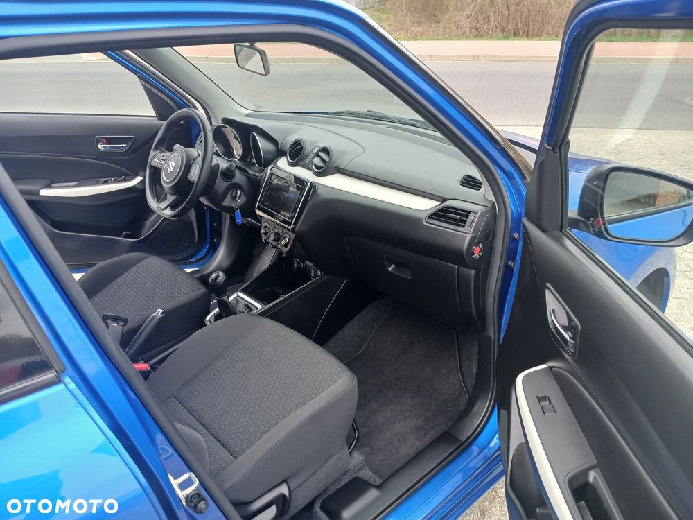 Suzuki Swift 1.2 Premium Plus - 18