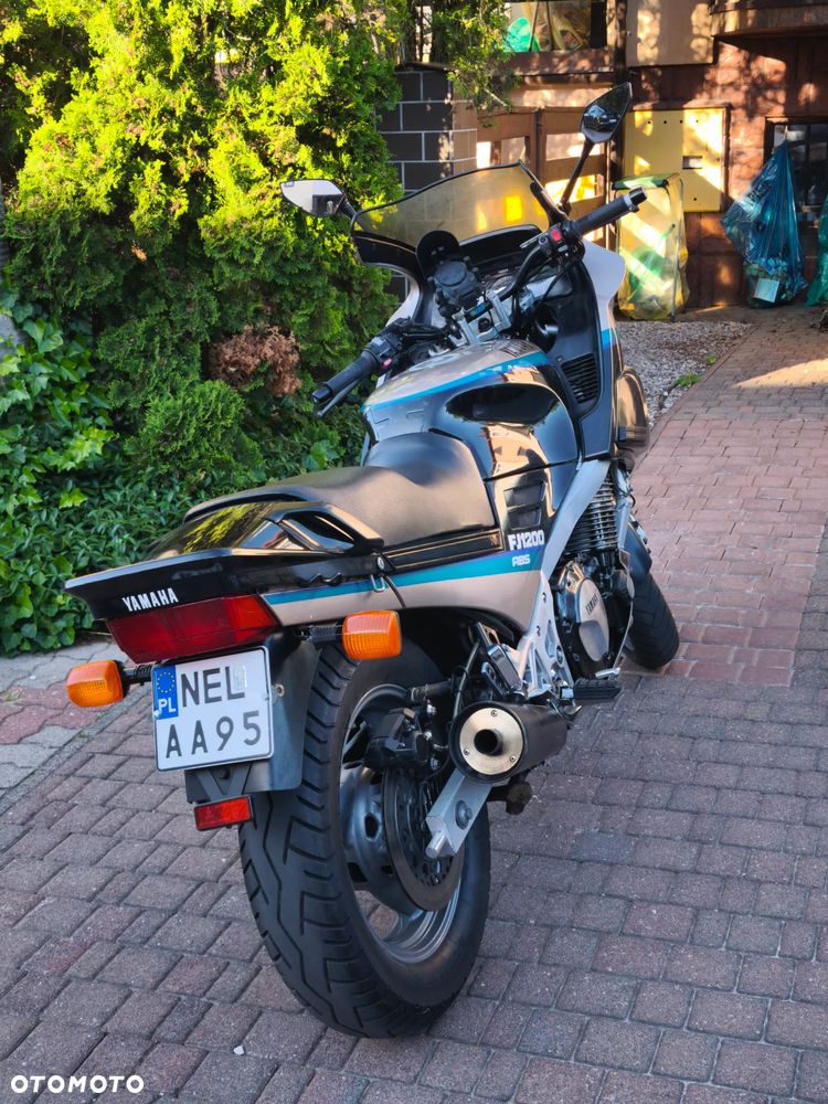 Yamaha FJ - 4