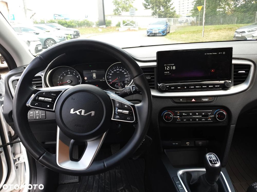 Kia Ceed 1.5 T-GDI M - 13