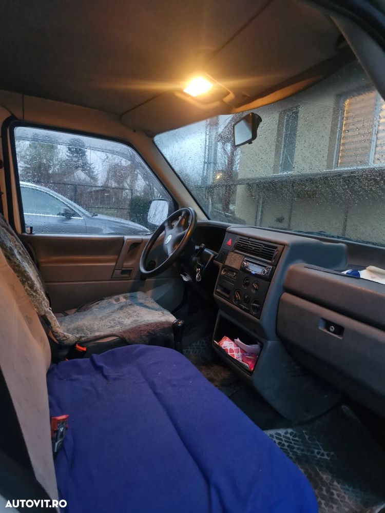 Volkswagen Transporter - 1