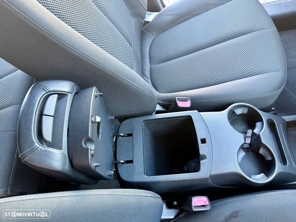 Kia Carens 2.0 CRDi EX - 28