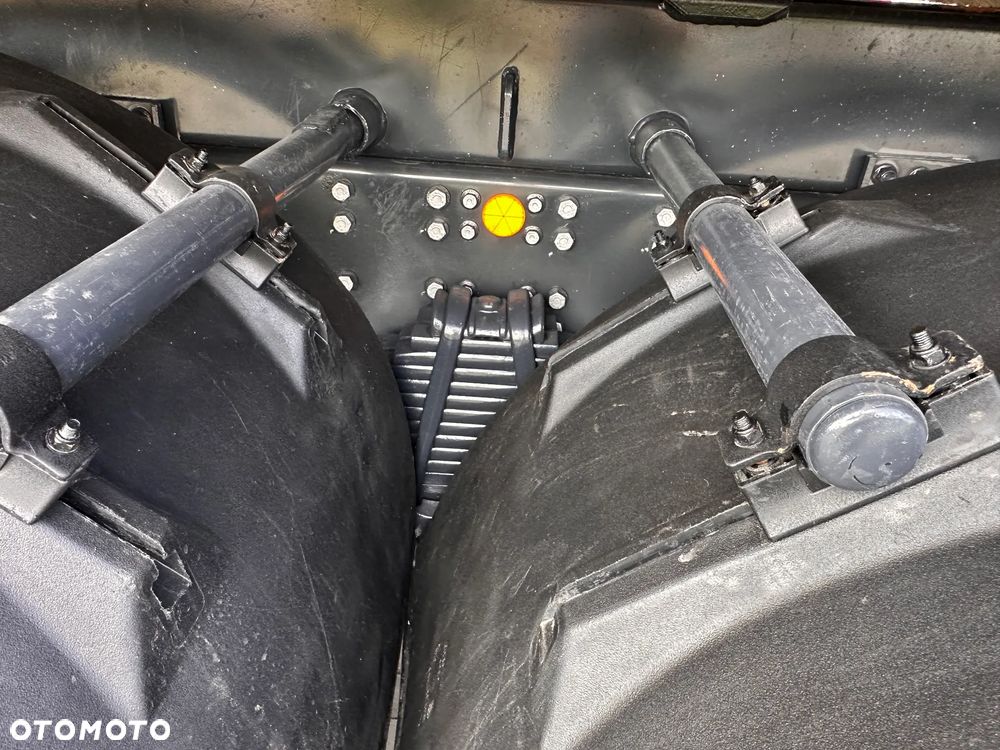 Iveco TRAKKER 450 8x8  WYWROTKA MEILLER 3S Przebieg 200 tys.km - 16