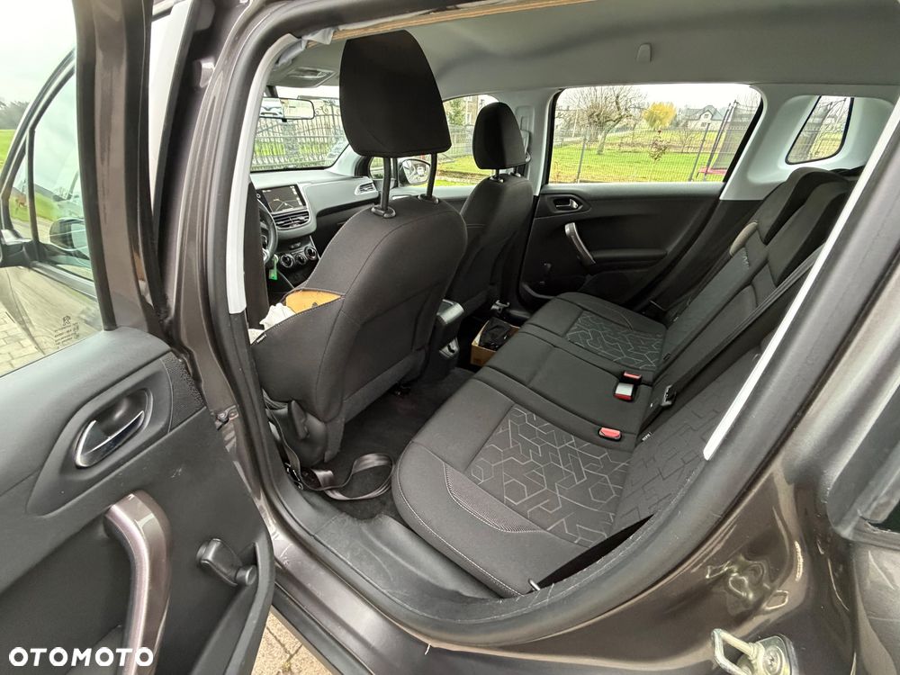 Peugeot 2008 - 10