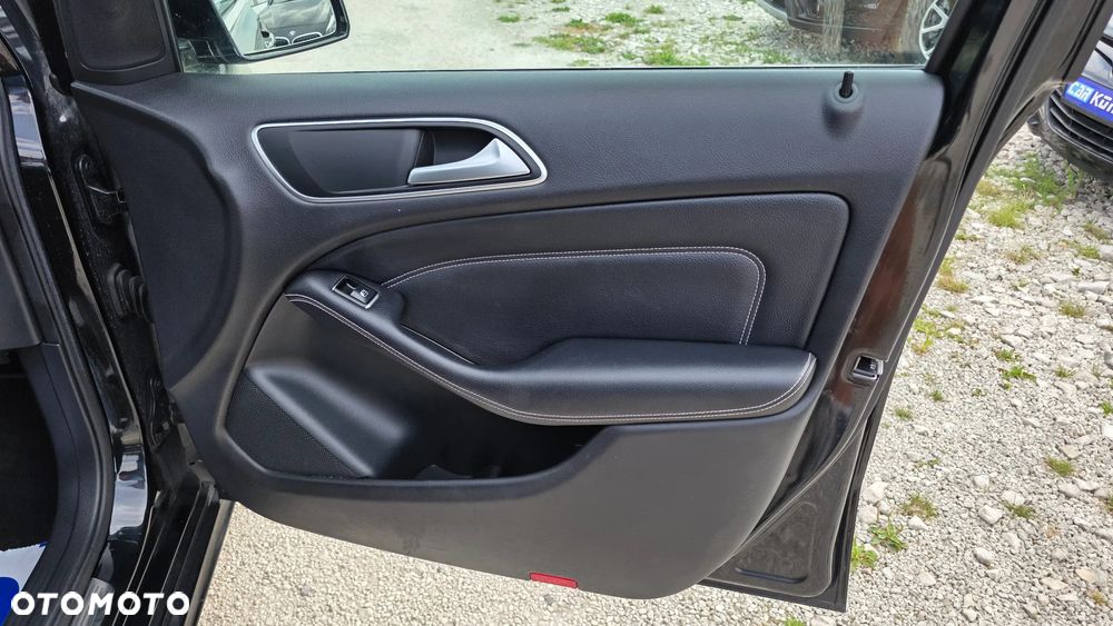 Mercedes-Benz Klasa B 180 BlueEFFICIENCY Edition 1 - 23
