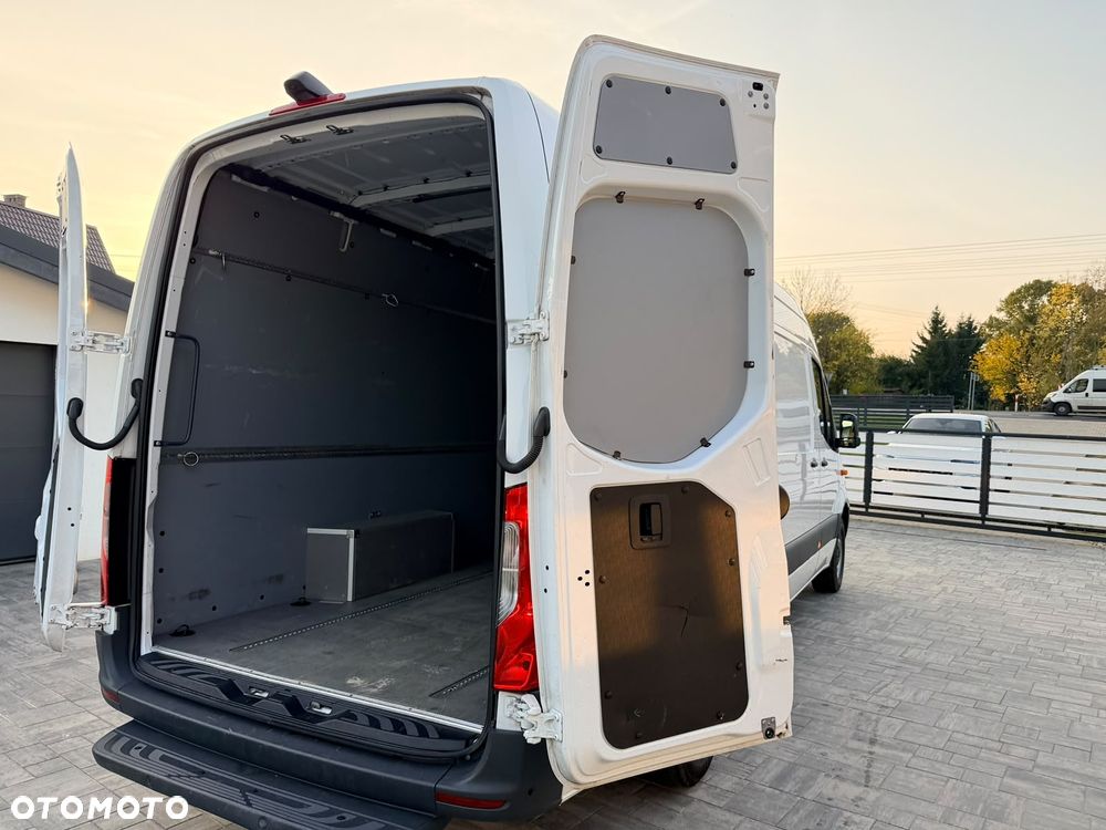 Mercedes-Benz Sprinter - 26