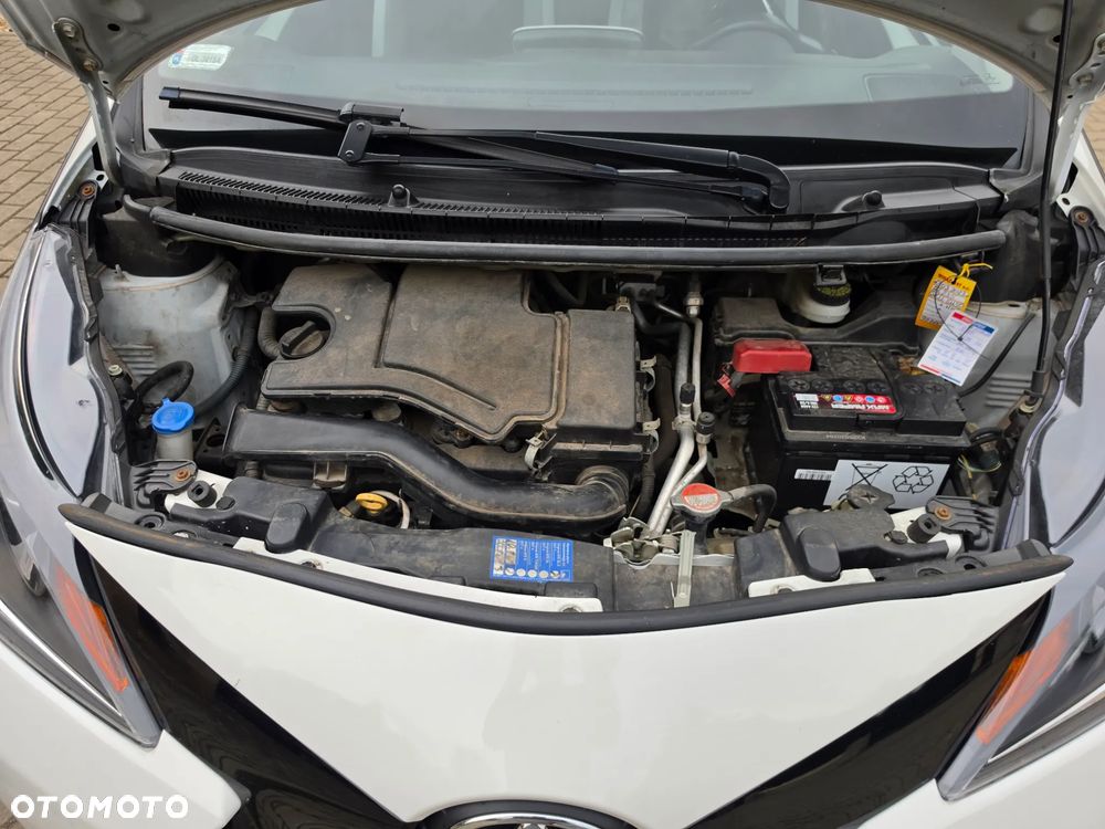 Toyota Aygo x-play - 12