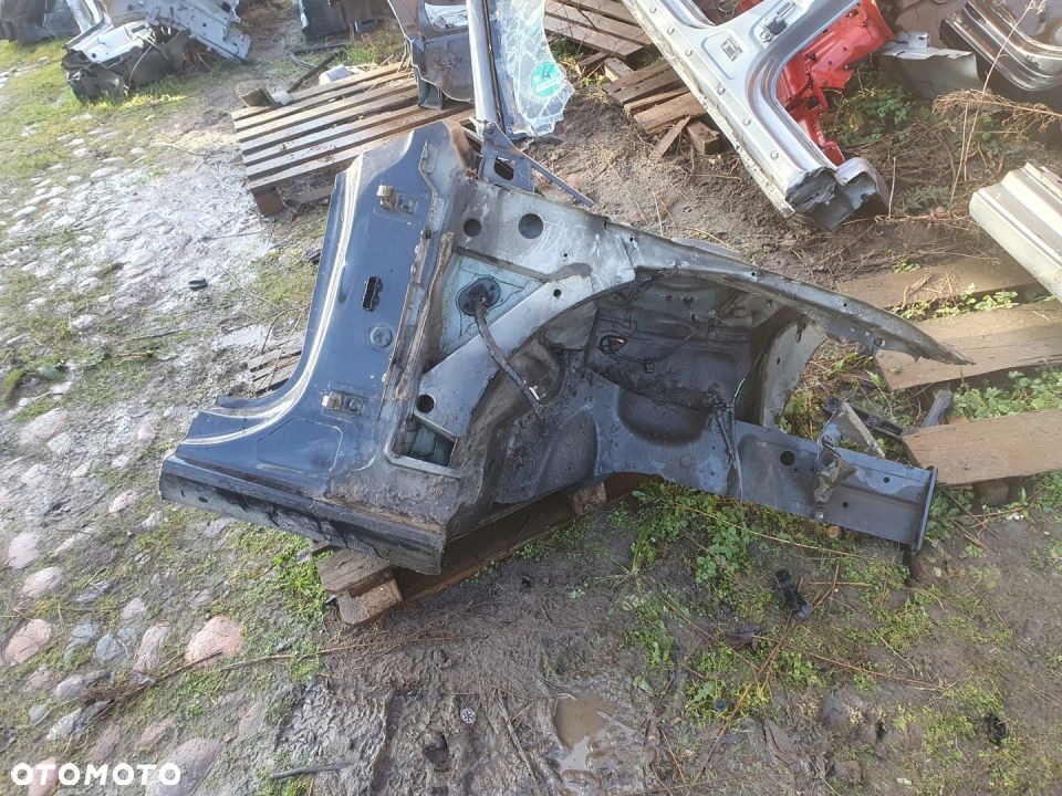 próg fartuch słupek prawy Audi A4 B8 - 1