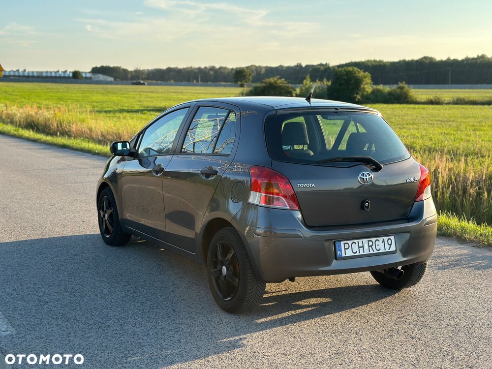 Toyota Yaris - 15