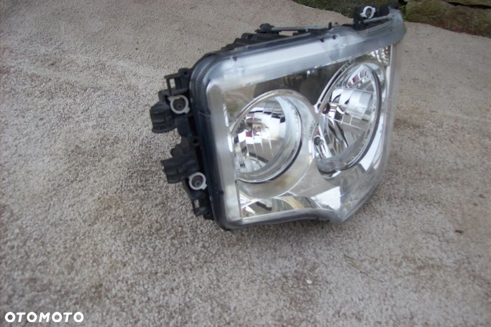 LAMPA PZEDNIA LEWA MERCEDES ACTROS ANTOS /EUROPA - 2