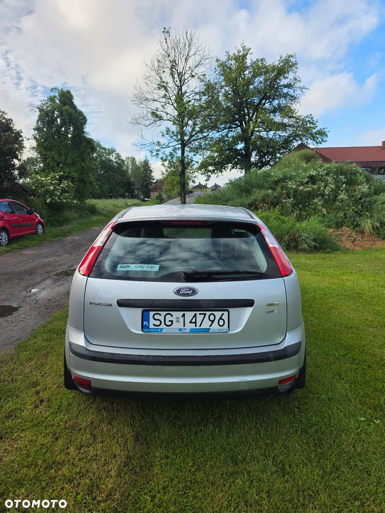 Ford Focus 1.6 TDCi Ambiente DPF - 6