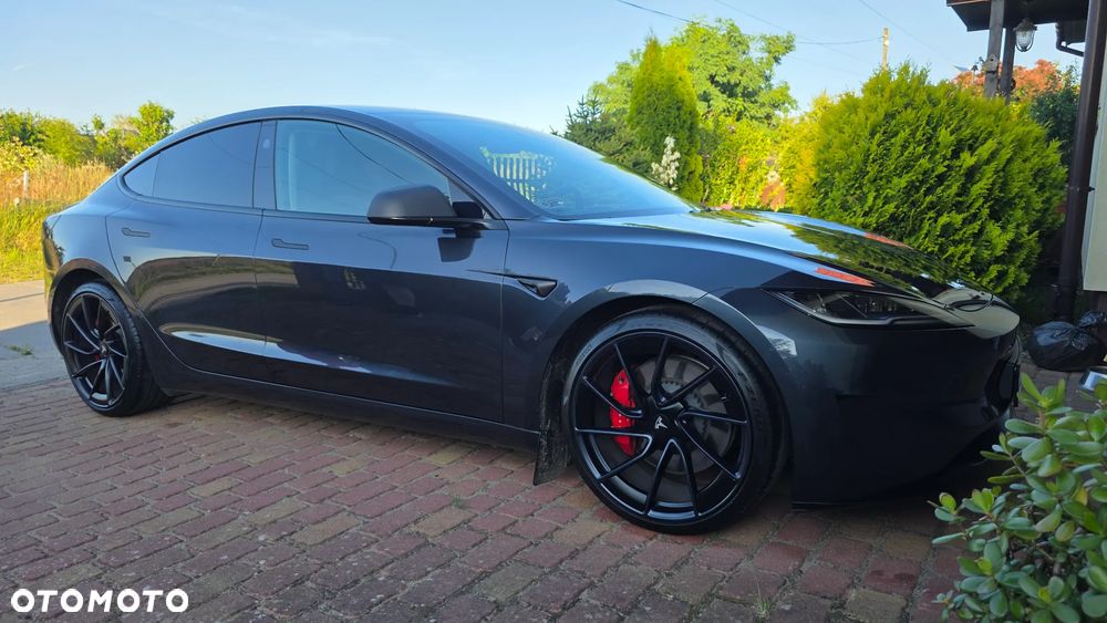 Tesla Model 3 Performance AWD - 17