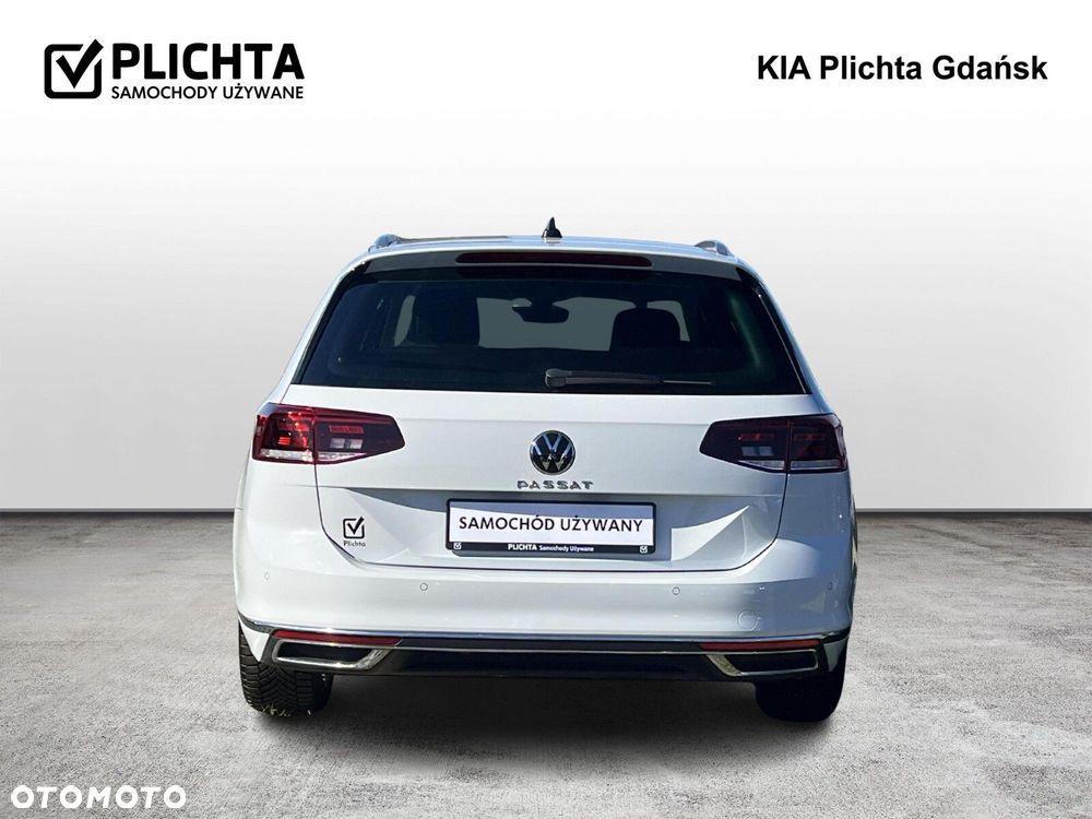 Volkswagen Passat - 4