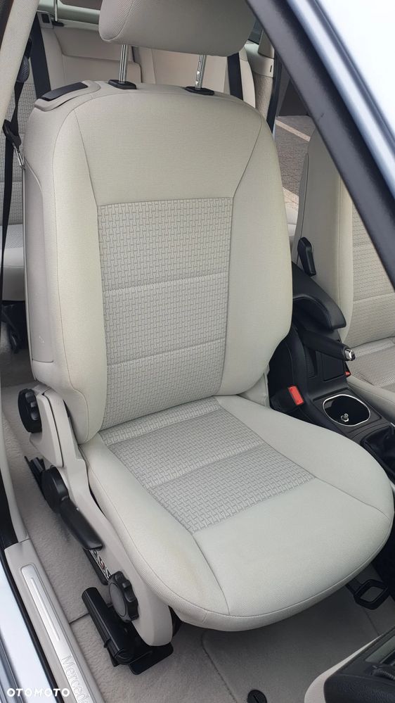 Mercedes-Benz Klasa B 180 BlueEFFICIENCY Edition - 23