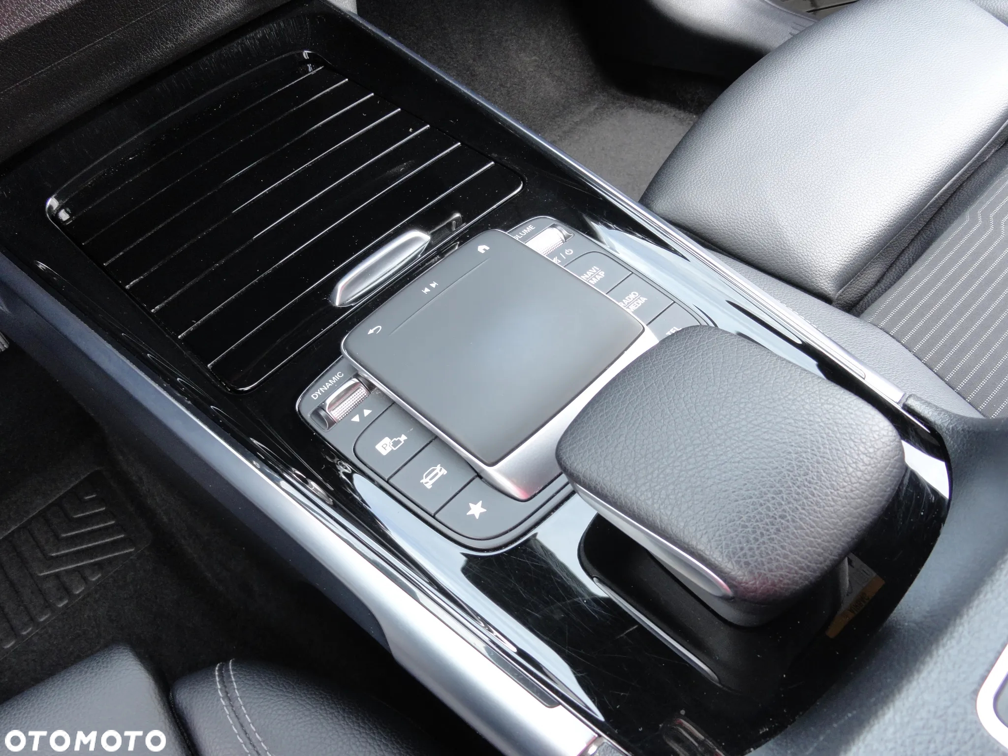 Mercedes-Benz GLB 200 d 8G-DCT Progressive Advanced - 16