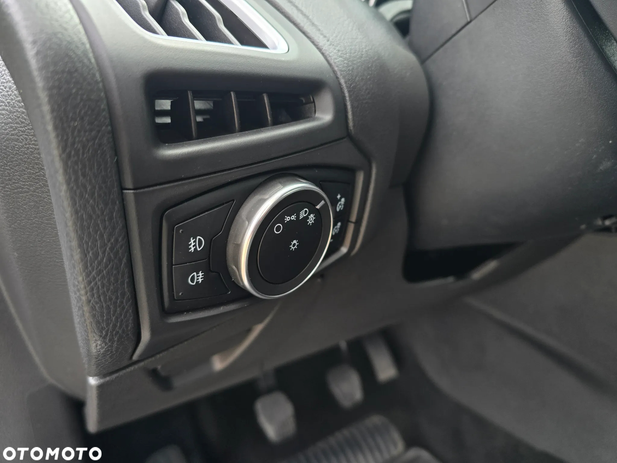 Ford Focus 2.0 TDCi Titanium ASS - 19