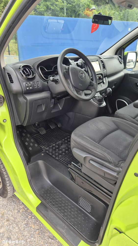 Opel Vivaro - 10