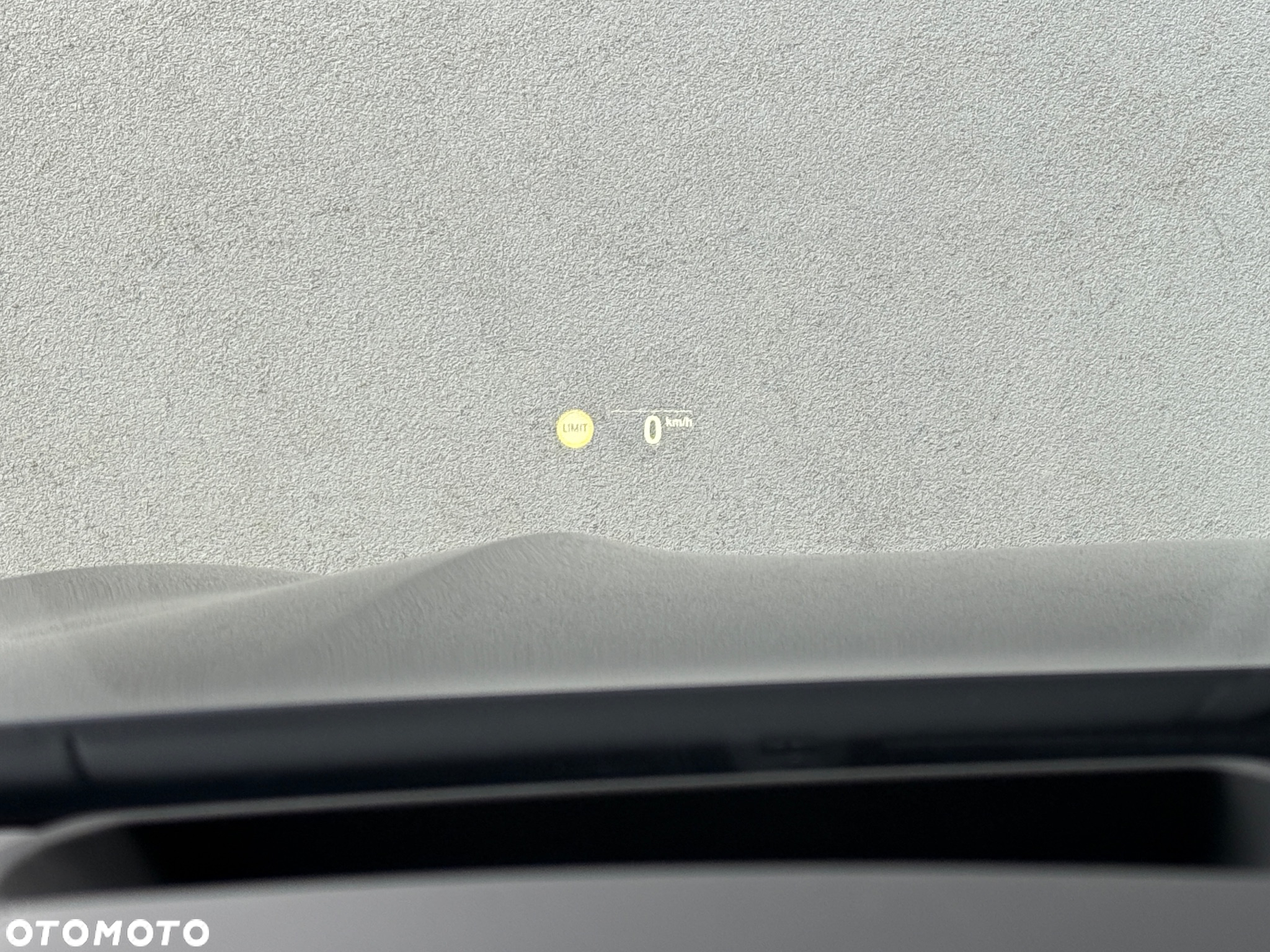 BMW Seria 8 - 23