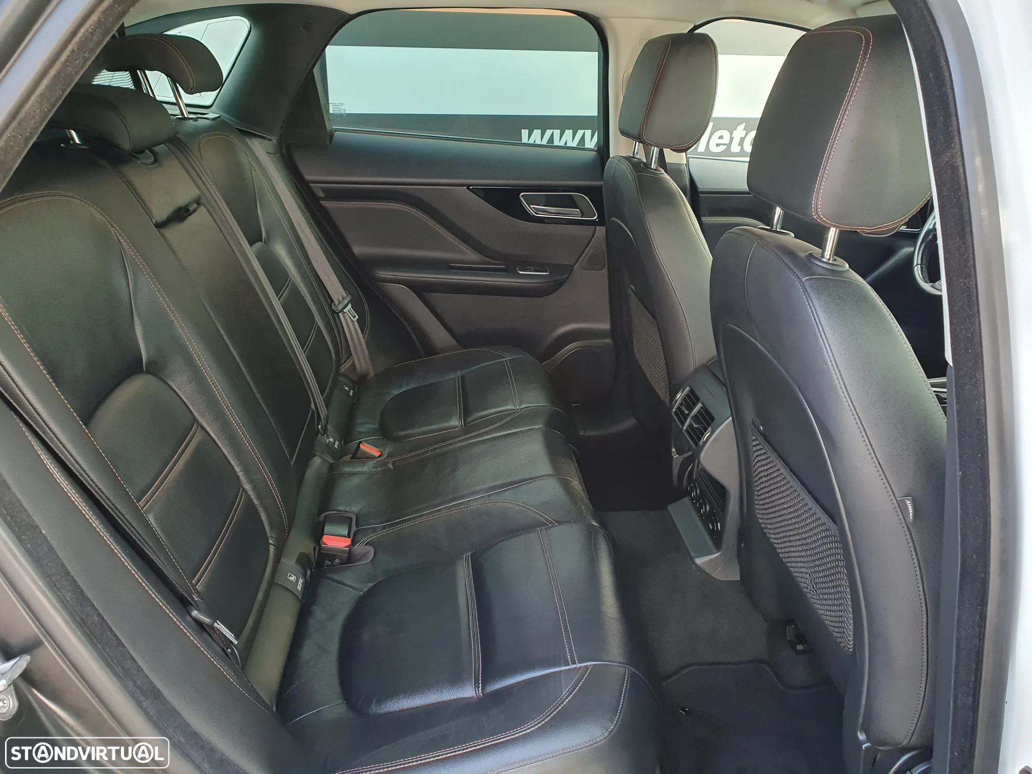 Jaguar F-Pace 20d AWD Aut. Prestige - 6