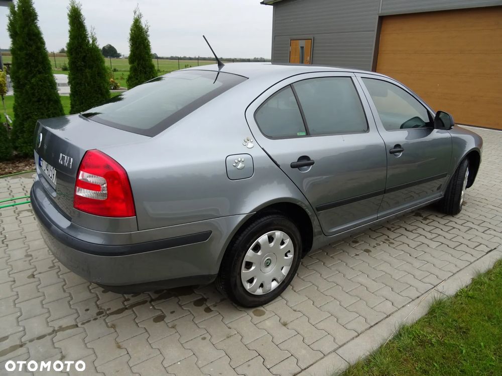 Skoda Octavia 1.6 Ambition - 4