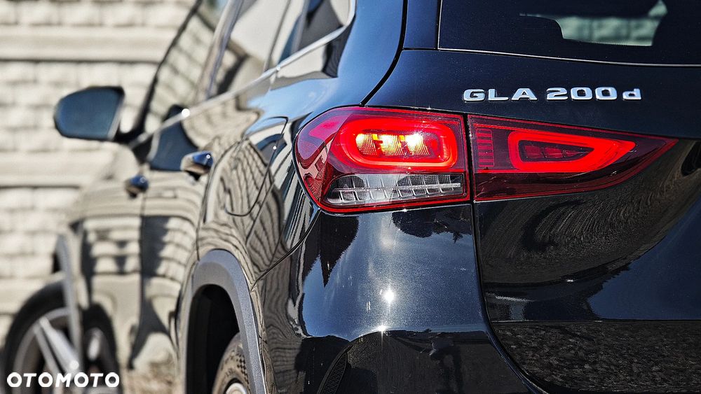 Mercedes-Benz GLA 200 d 8G-DCT AMG Line - 11