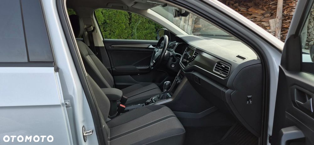 Volkswagen T-Roc - 17