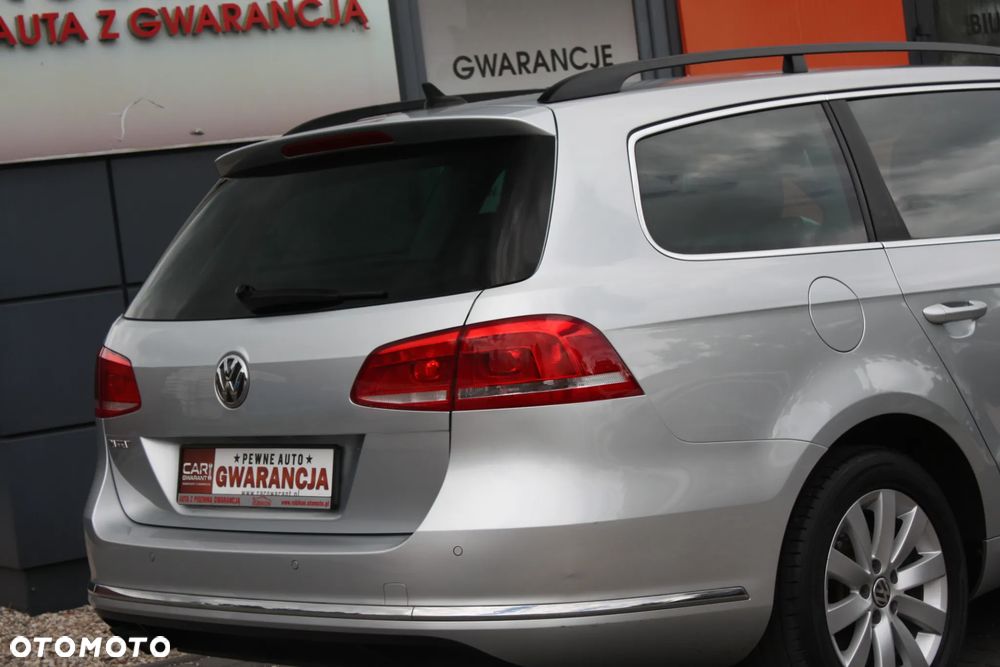 Volkswagen Passat Variant 2.0 Blue TDI SCR Comfortline - 16