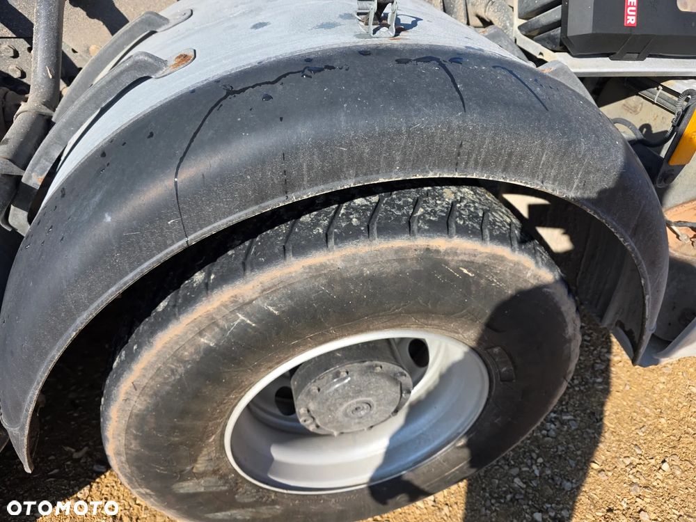 Mercedes-Benz Arocs 3243 - 8