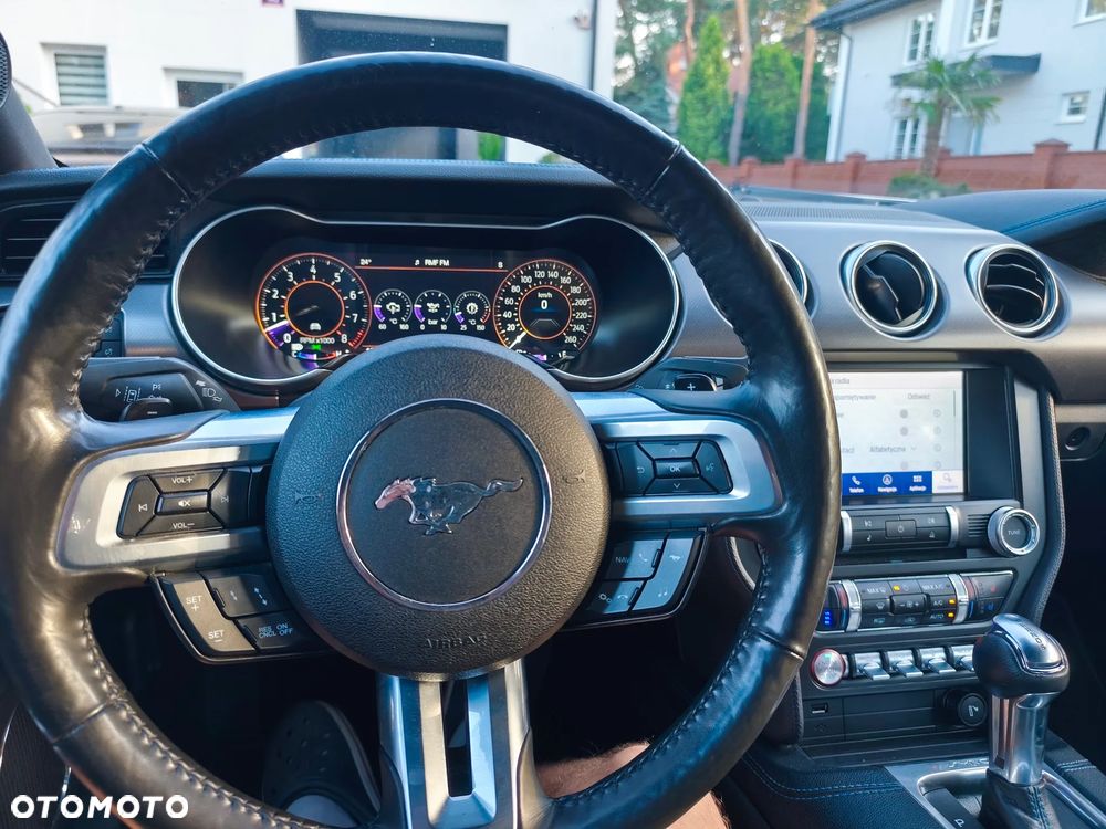 Ford Mustang - 8