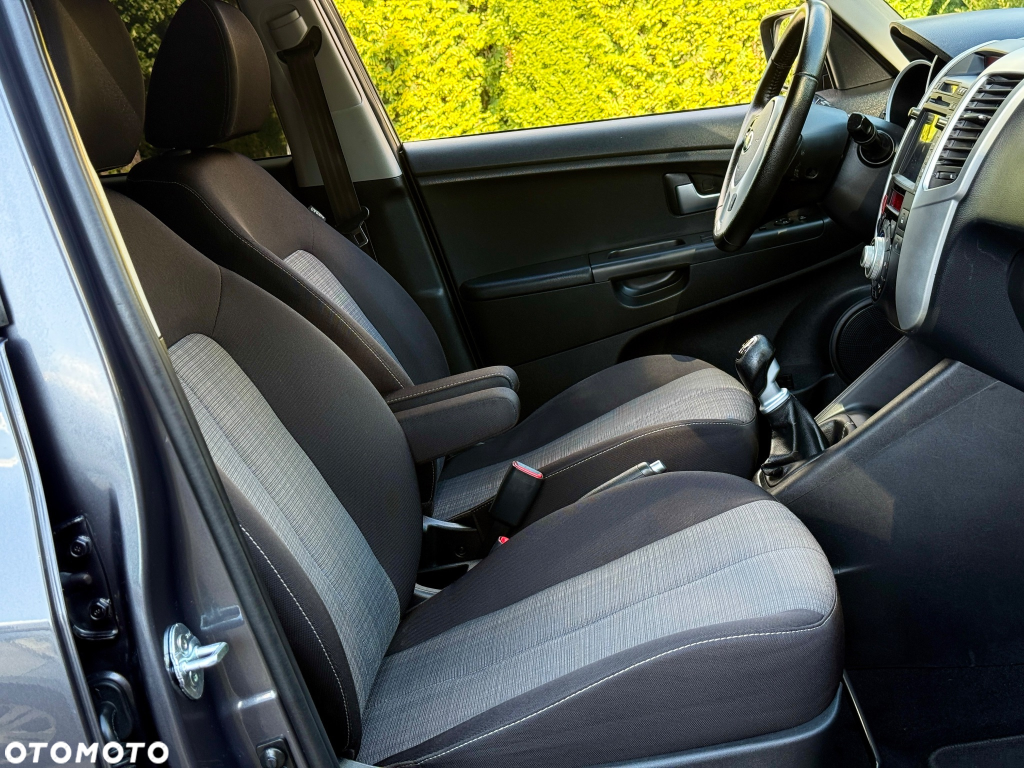 Kia Venga 1.6 CVVT Titanium Collection - 10