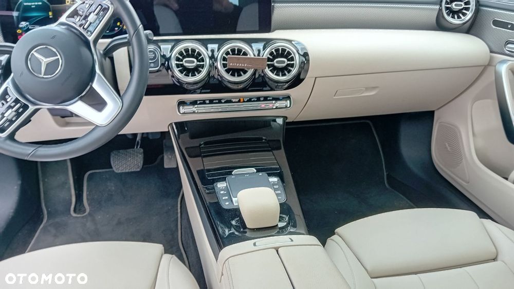 Mercedes-Benz CLA 200 d 4Matic 8G-DCT - 22