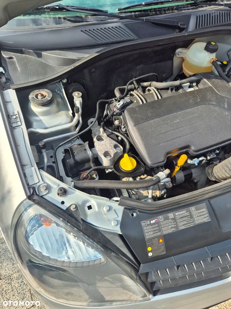 Renault Clio 1.2 16V Authentique - 17