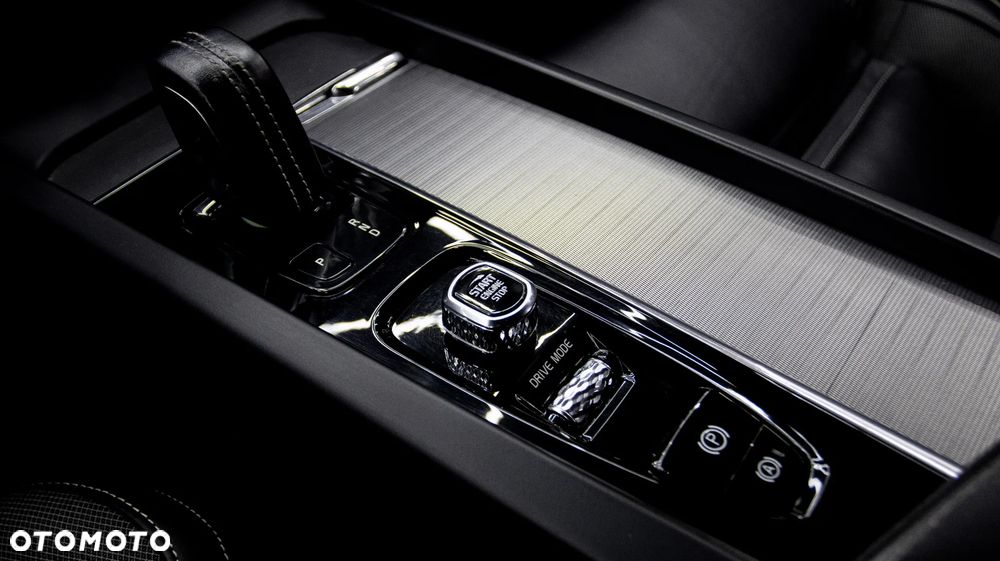 Volvo XC 60 B4 B R-Design - 21