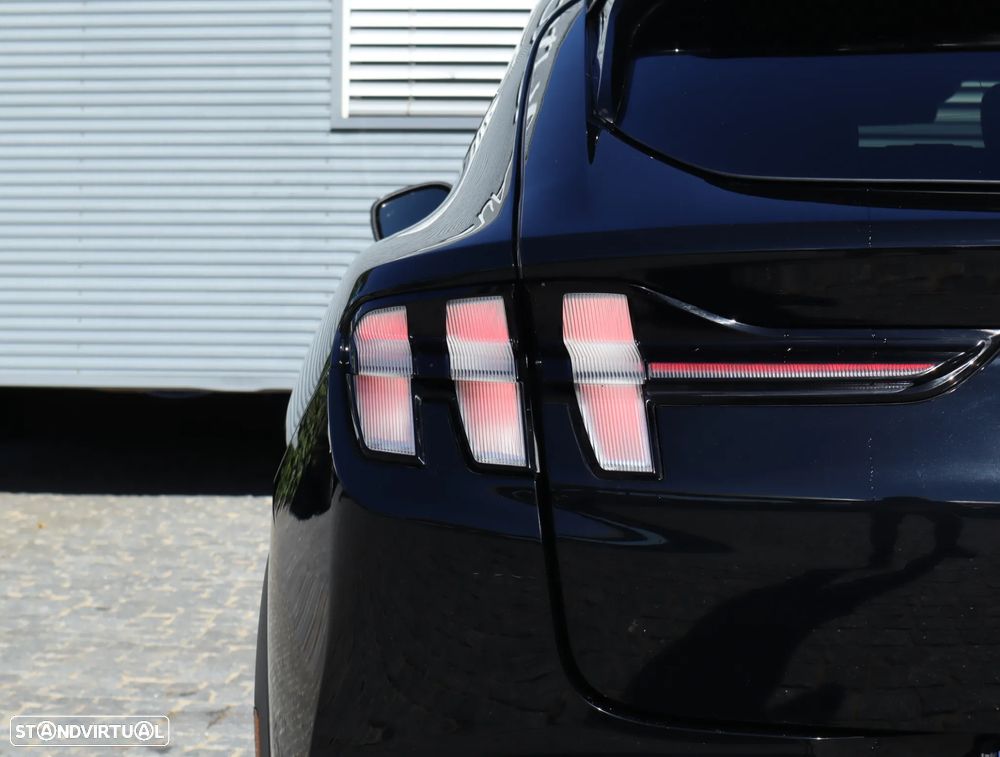 Ford Mustang Mach-E Standard - 16