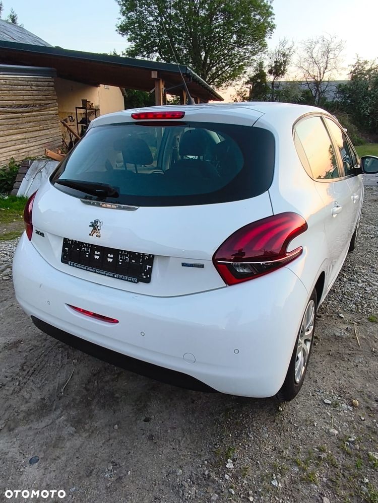 Peugeot 208 PureTech 82 Urban Move - 8