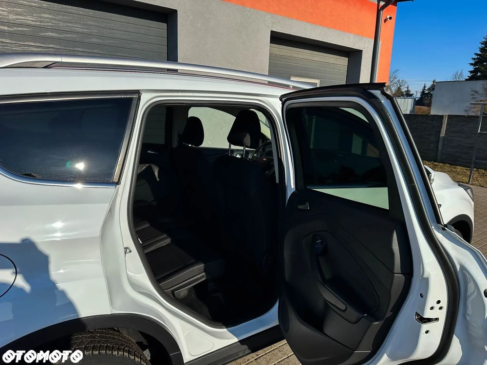 Ford Kuga - 28