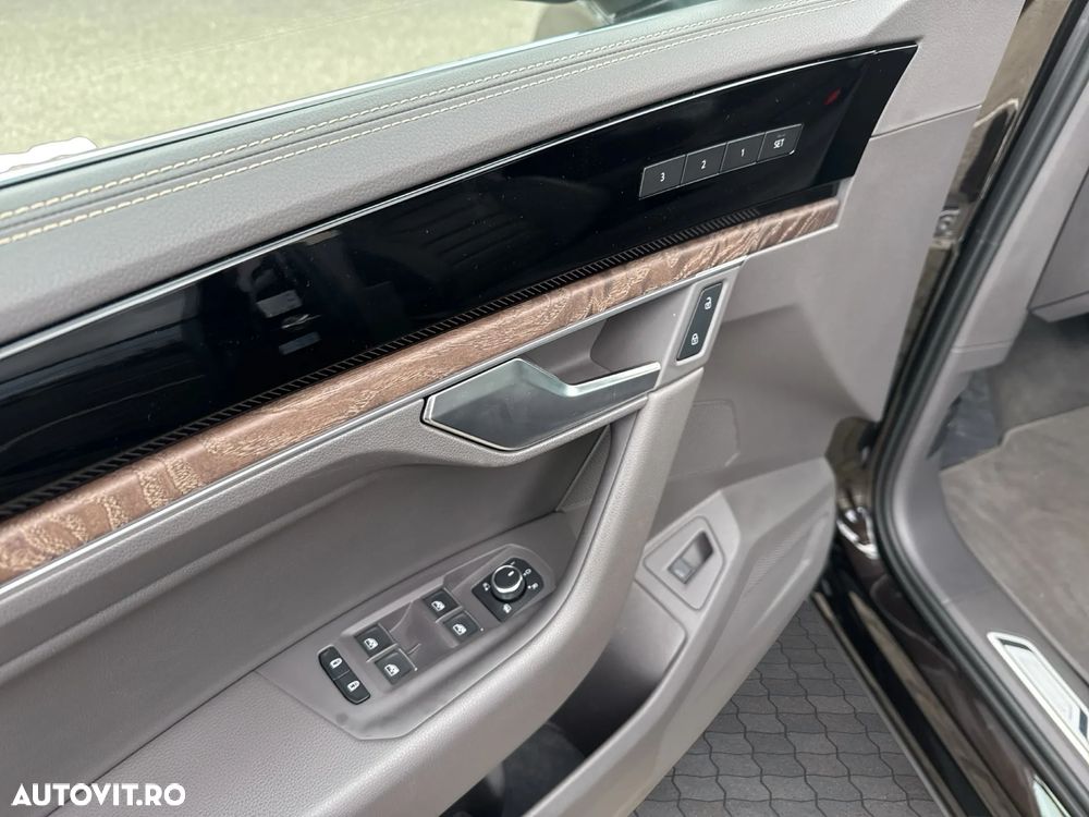 Volkswagen Touareg V6 TDI 4MOTION Elegance - 12