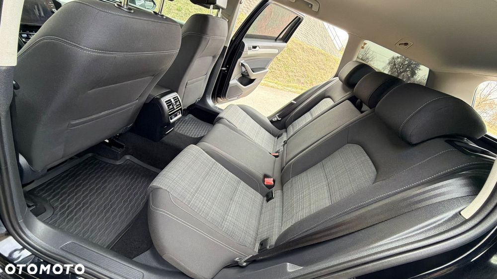 Volkswagen Passat 2.0 TDI SCR DSG - 34