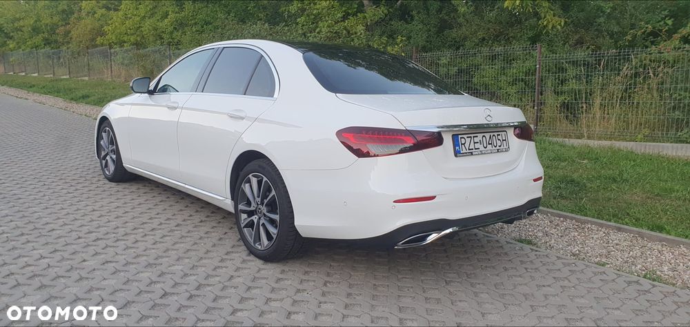 Mercedes-Benz Klasa E 220 d Business Edition 9G-TRONIC - 4