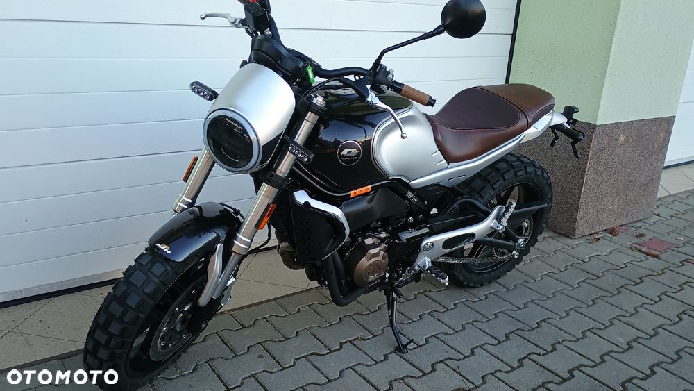 QJMOTOR SRV 600V - 2