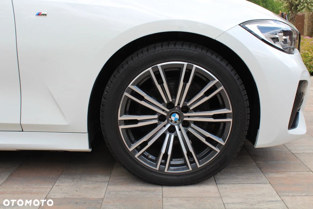BMW Seria 3 320i M Sport - 12