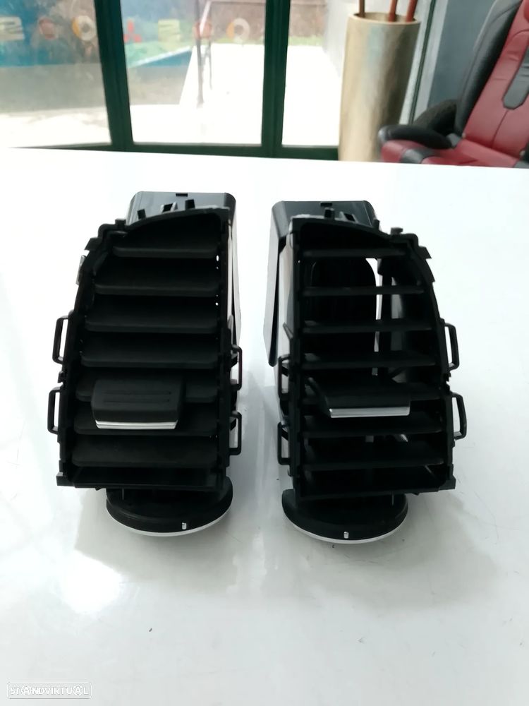 GRELHA SOFAGEM CENTRAL RENAULT MEGANE IV / 687501810R / 687515655R - 1