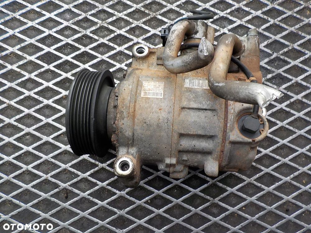 AUDI A4 B7 3.0 TDI SPRĘŻARKA POMPA KLIMATYZACJI 8E0260805BE - 1