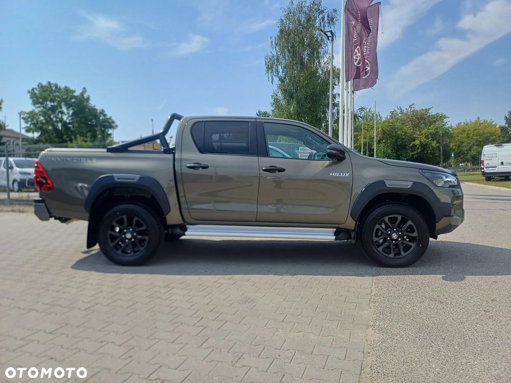 Toyota Hilux - 1