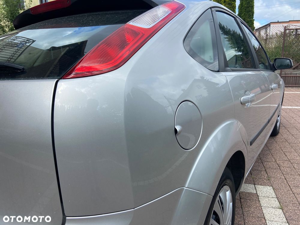 Ford Focus 1.6 Ambiente - 10