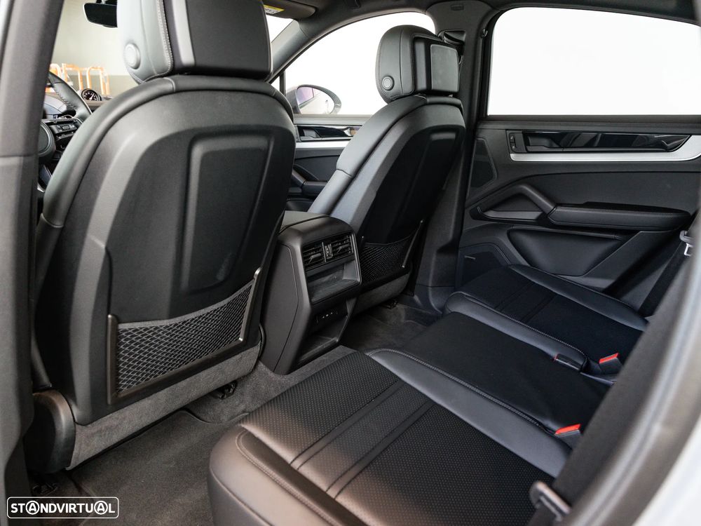 Porsche Cayenne Coupé E-Hybrid - 26