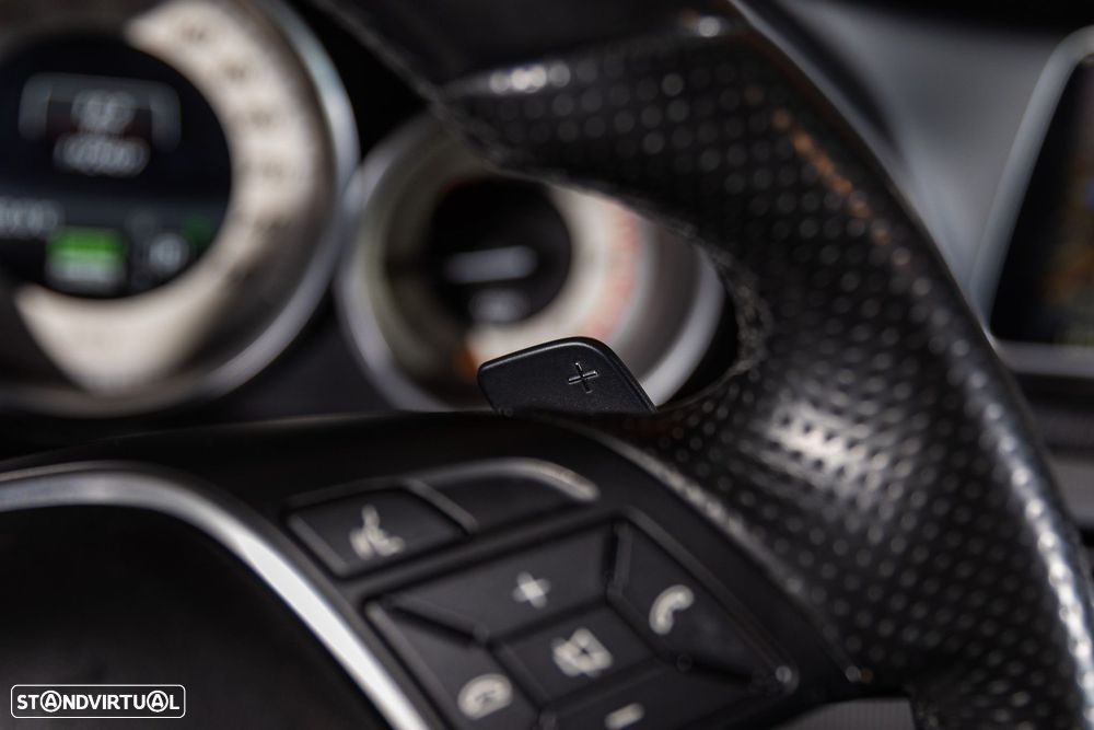 Mercedes-Benz E 300 Bluetec Hybrid Avantgarde - 13