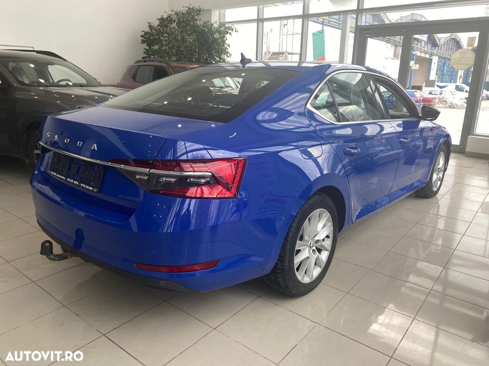 Skoda Superb 2.0 TDI DSG Ambition - 6