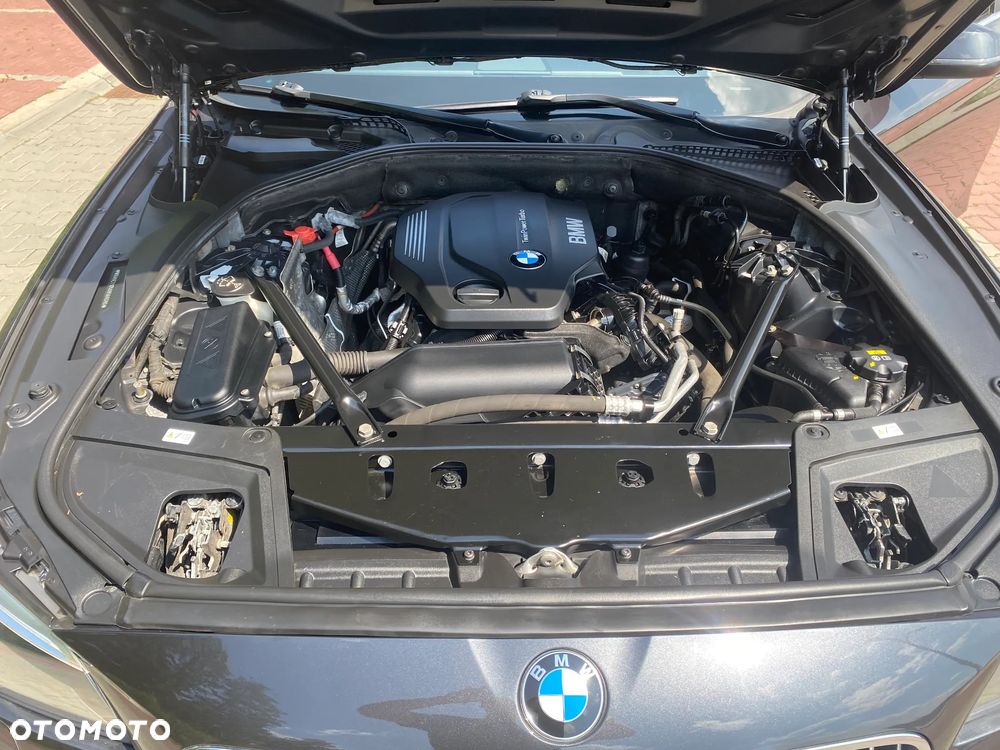 BMW Seria 5 520d xDrive - 6
