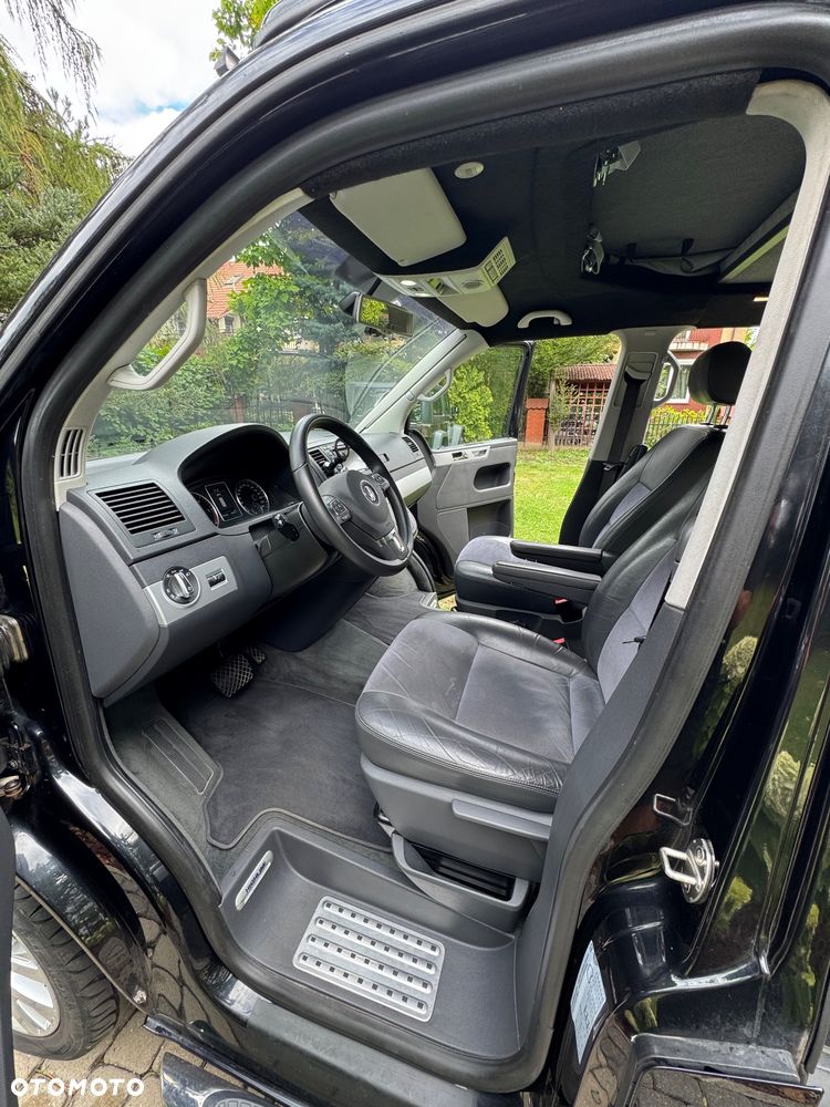 Volkswagen Multivan - 11