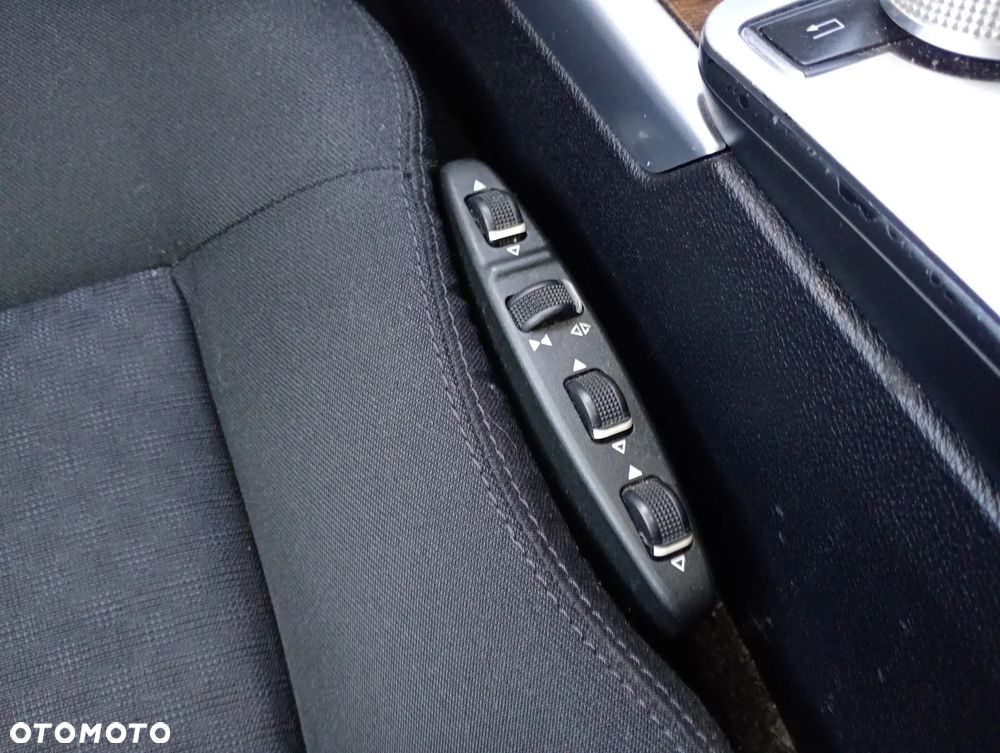 Mercedes-Benz Klasa E 220 CDI DPF BlueEFFICIENCY Automatik - 9